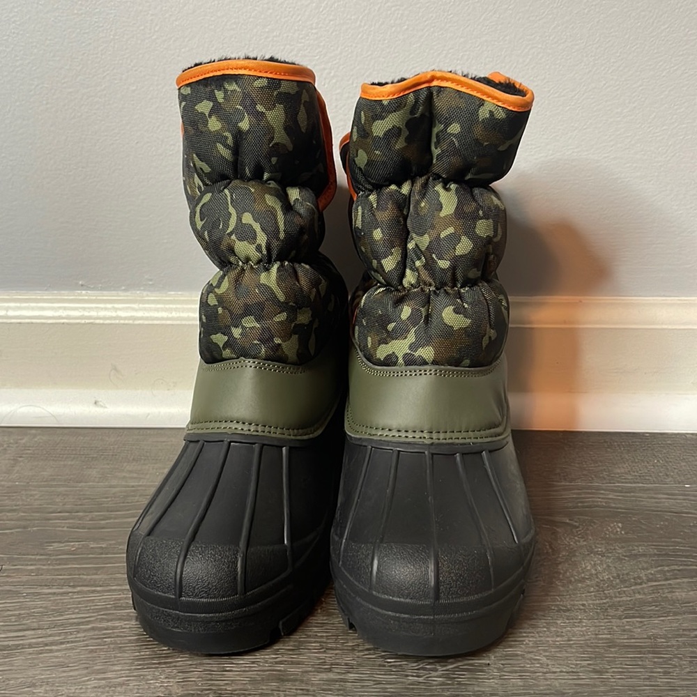 Snow Boots brand new
